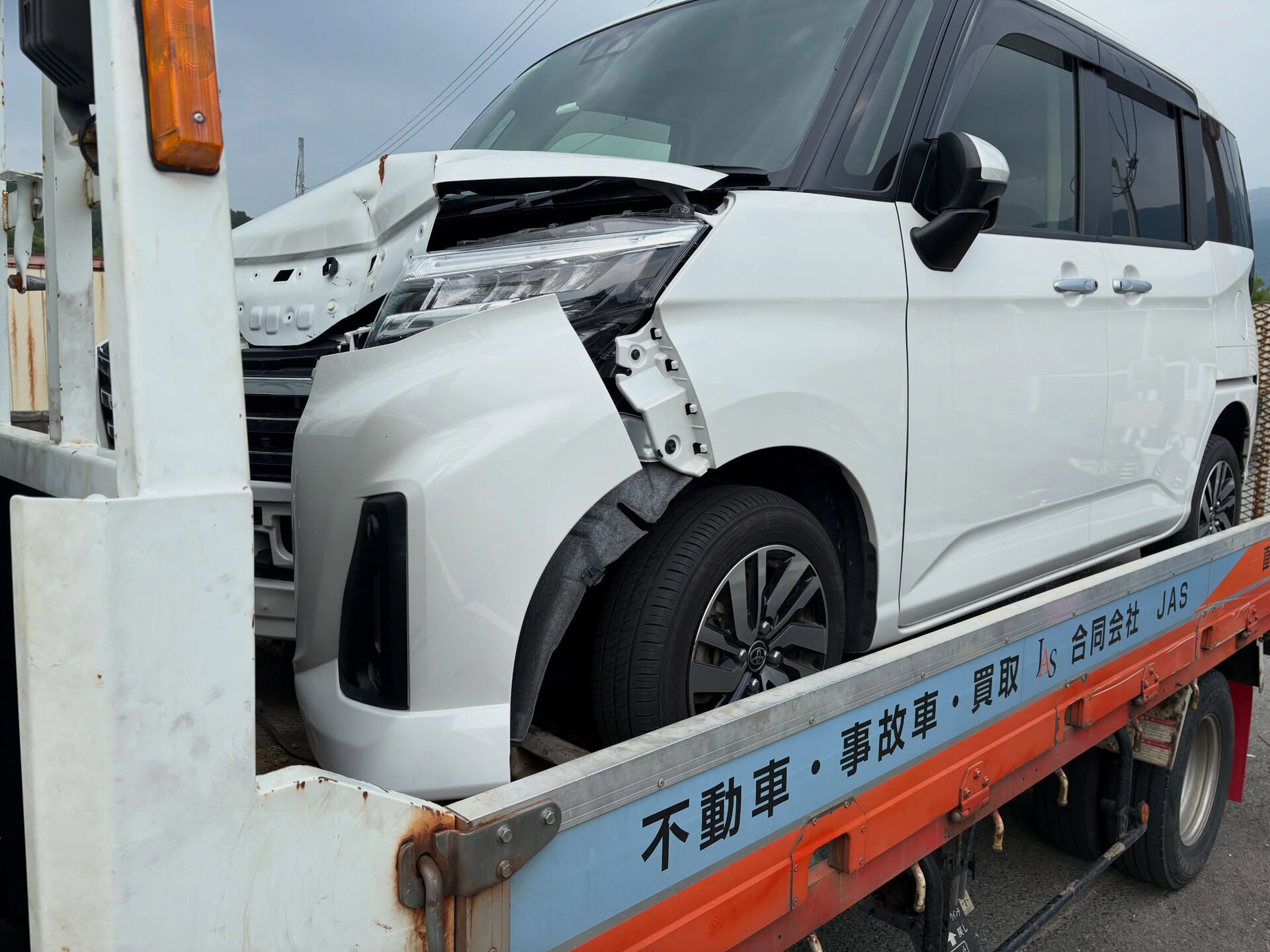 R5年　ルーミーカスタム　3万キロ　エンジン始動可　エアバッ